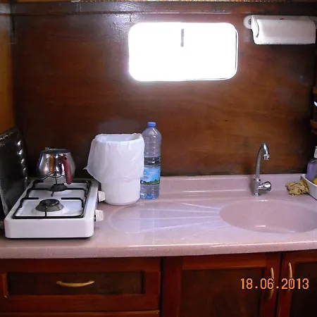 Yilmaz 8 Boat Hotel en barco *