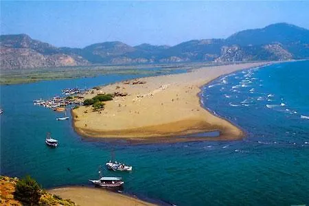 Yilmaz 8 Boat Hotel en barco Dalyan